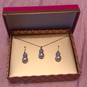 Matching necklace and earrings set
